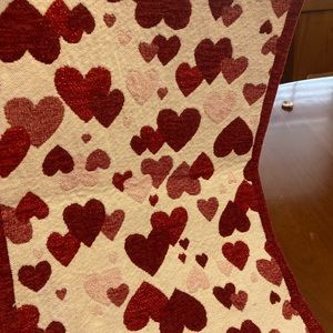 Valentines/hearts table runner